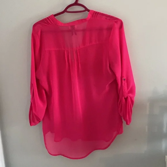 Pink blouse - Picture 3 of 3